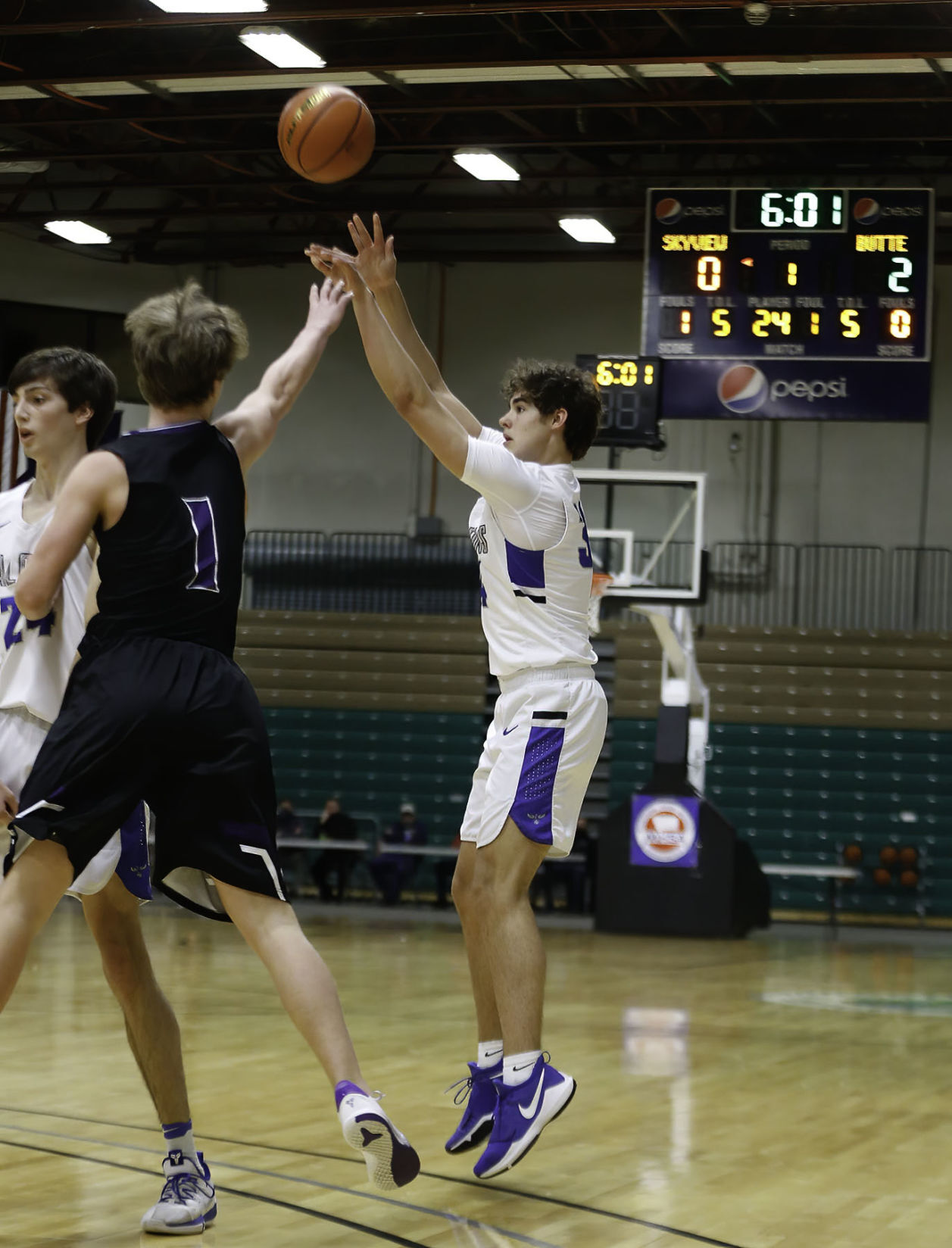 031021-ir-spt-boys-basketball-Skyview-1.jpg